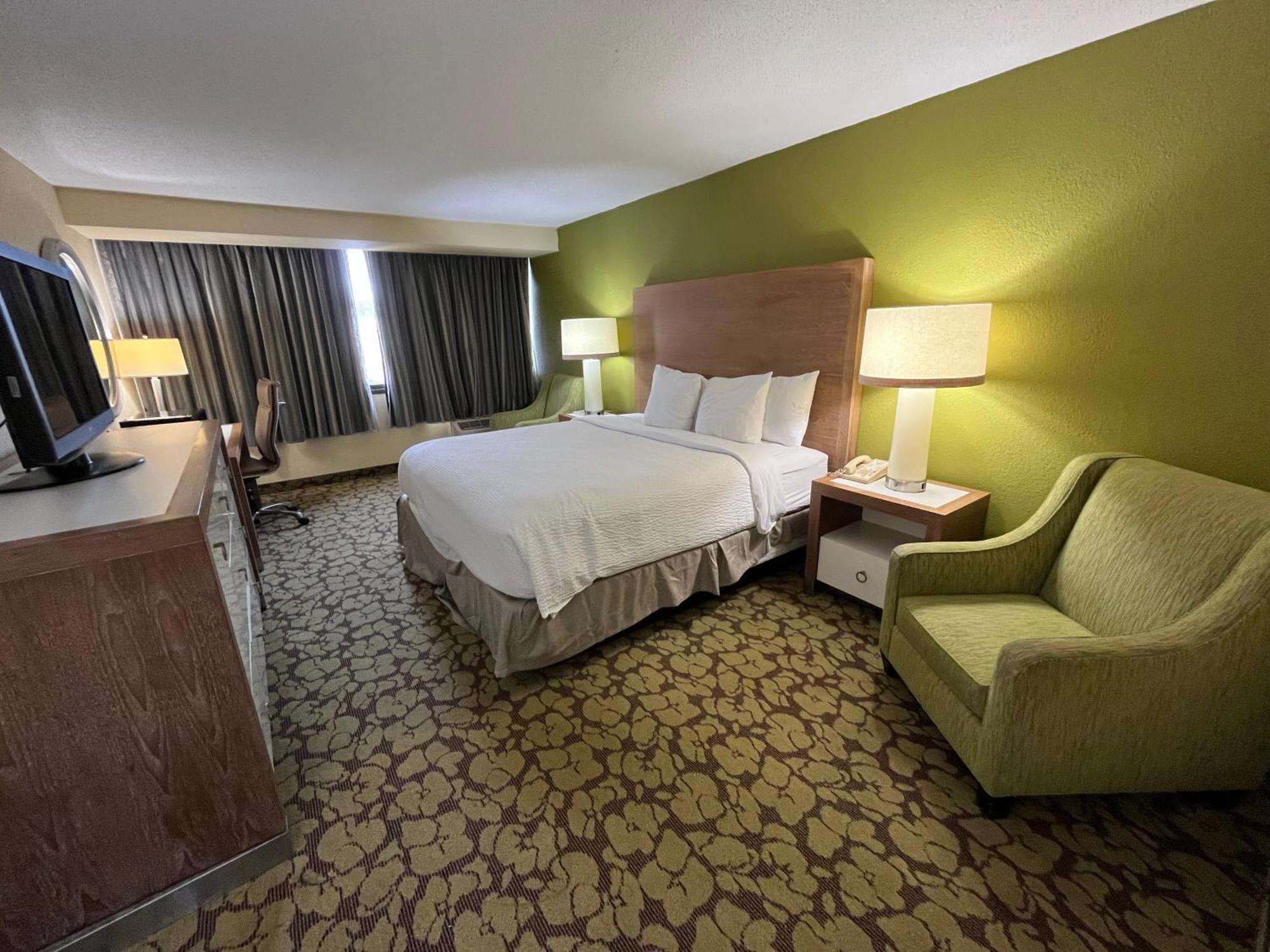 Ramada Plaza By Wyndham Charlotte South End Airport Hotel Kültér fotó